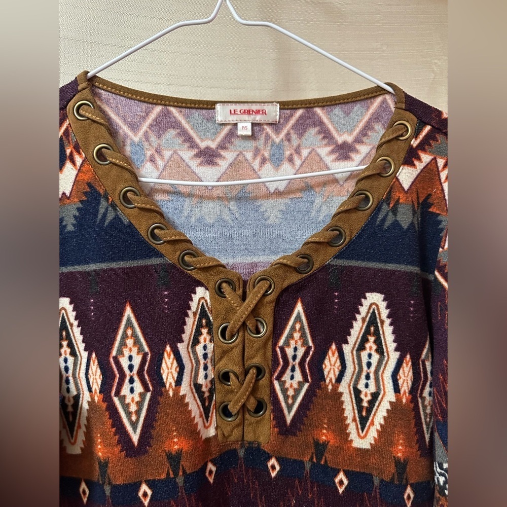 Le Grenier Southwestern Lace-Up Long Sleeve Top Women’s Small Tribal Aztec Boho - Picture 2 of 6